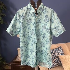 ❤️🤍💙 Izod Blue Casual Button Down Shirt